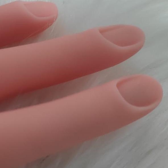 Miss Cherry Mano de practica para entrenamiento para manicura profesional
